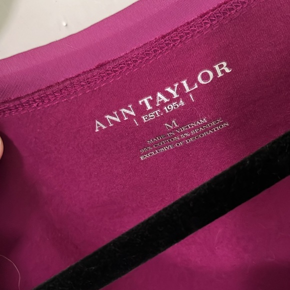 Ann Taylor top. Size M - Picture 3 of 5